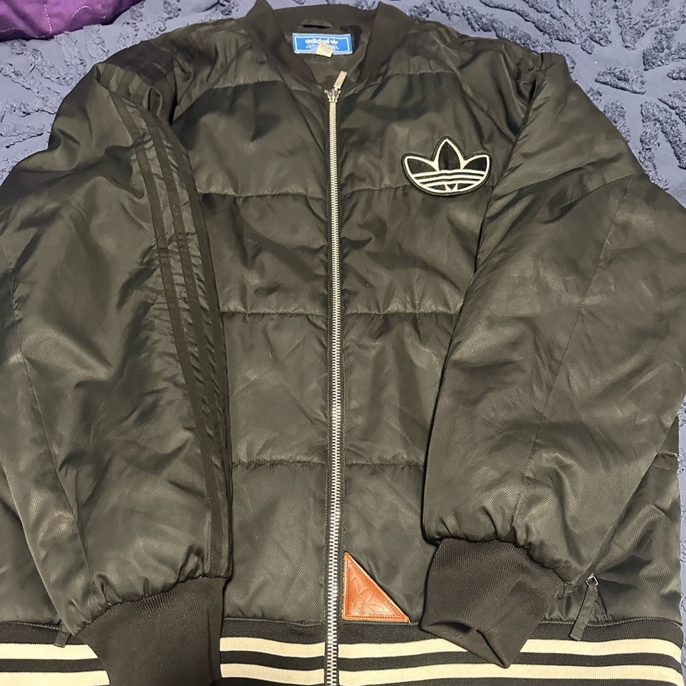 Large adidas puffer jacket men’s